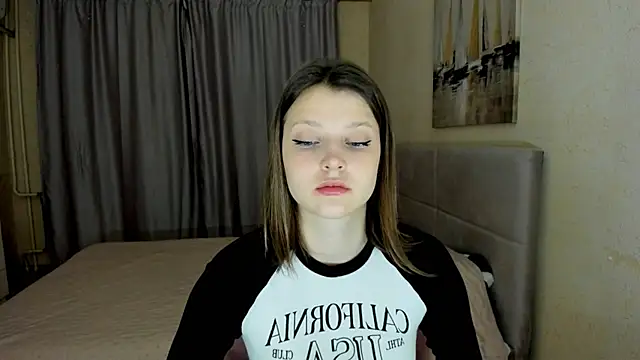 SoniNesti online show from November 6, 2025, 2:32 pm