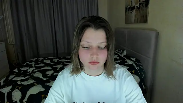 SoniNesti online show from September 24, 2025, 3:18 pm