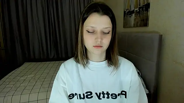 SoniNesti online show from November 11, 2025, 2:23 pm