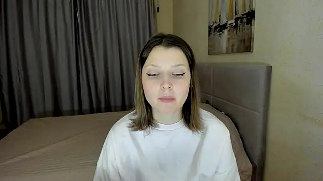 SoniNesti online show from October 25, 2025, 3:23 pm