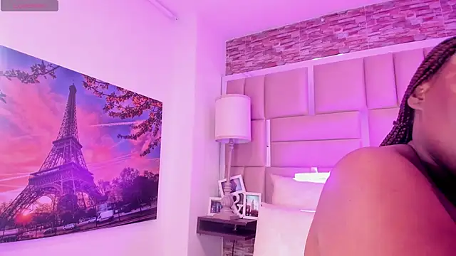 ShaniaBrownn online show from April 8, 2026, 7:59 pm