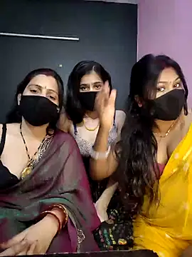 Snapshot of cutee__crazy chatting on February 20, 2026, 1:57 pm cutee crazy online show from February 20, 2026, 1:57 pm