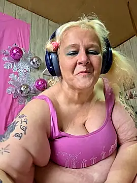 DavisDesires online show from February 10, 2026, 6:29 pm