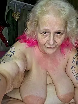 DavisDesires online show from February 19, 2026, 9:01 pm