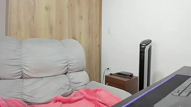 xspecialoomx online show from March 20, 2026, 1:01 pm