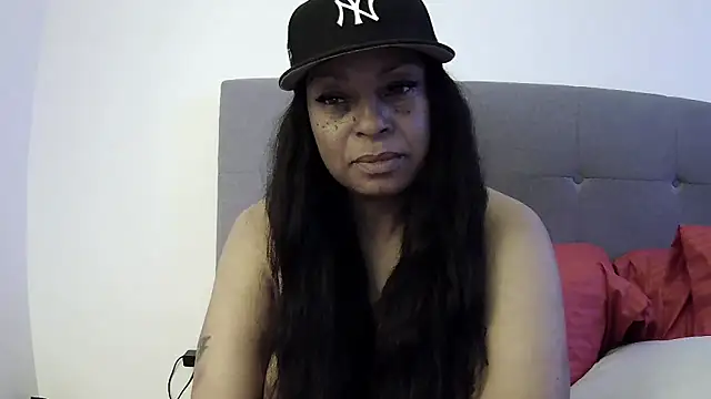 Snapshot of MSweetLindaParks chatting on June 11, 2026, 12:23 am MSweetLindaParks online show from June 11, 2026, 12:23 am