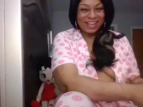Snapshot of MSweetLindaParks chatting on February 1, 2025, 7:47 am MSweetLindaParks online show from February 1, 2025, 7:47 am