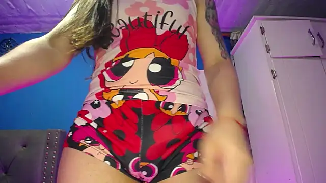 Snapshot of Lunahoney1 chatting on February 5, 2026, 7:32 pm Lunahoney1 online show from February 5, 2026, 7:32 pm