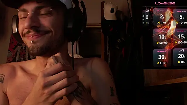 Snapshot of Apolo_S chatting on February 9, 2026, 8:12 am Apolo S online show from February 9, 2026, 8:12 am