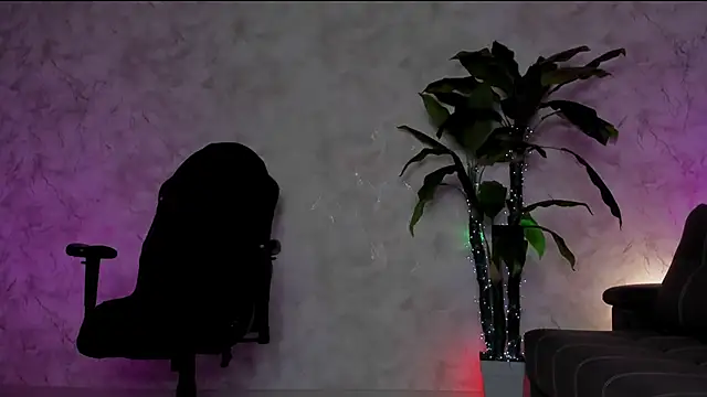 Snapshot of Emma7 chatting on February 20, 2026, 6:19 am Emma7 online show from February 20, 2026, 6:19 am