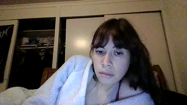 Snapshot of petitedoll29 chatting on December 29, 2024, 1:02 am petitedoll29 online show from December 29, 2024, 1:02 am