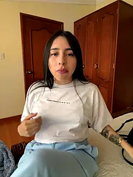 Snapshot of isabella_jade chatting on October 6, 2025, 1:23 pm isabella jade online show from October 6, 2025, 1:23 pm
