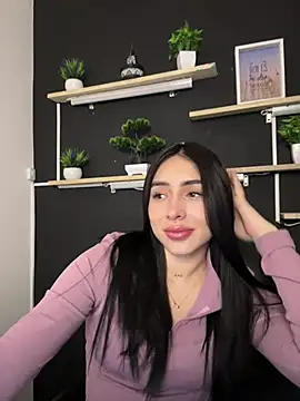 isabella jade online show from February 11, 2026, 10:20 pm