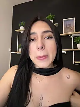 isabella jade online show from February 13, 2026, 9:15 pm