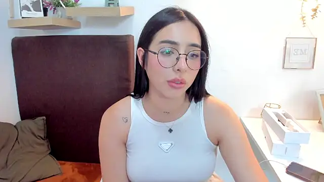 Snapshot of isabella_jade chatting on February 15, 2025, 10:21 pm isabella jade online show from February 15, 2025, 10:21 pm