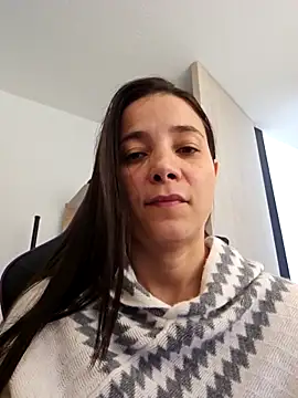 miaeyes online show from February 25, 2026, 1:11 pm