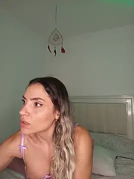 Snapshot of ASHLEY_BLAIR chatting on May 28, 2026, 11:21 pm ASHLEY BLAIR online show from May 28, 2026, 11:21 pm