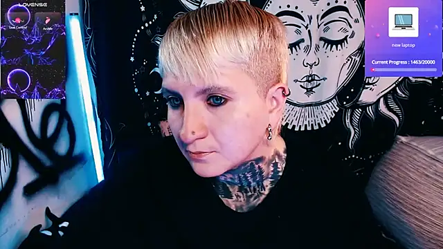 Marieblueeyes online show from May 12, 2026, 7:42 pm