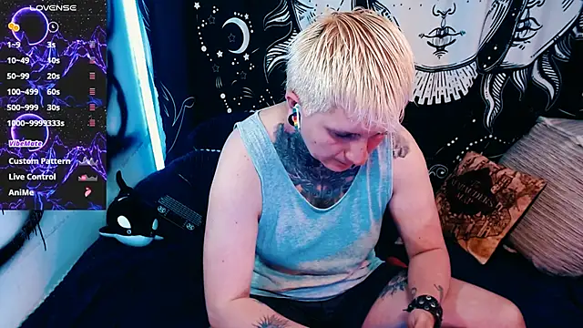 Marieblueeyes online show from May 21, 2026, 11:51 am