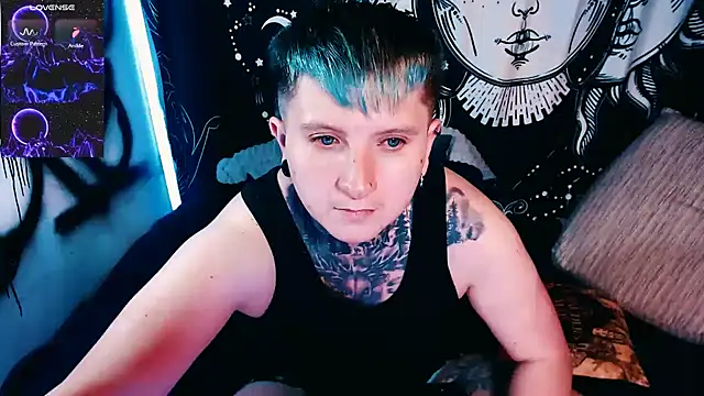 Marieblueeyes online show from May 5, 2026, 2:25 am