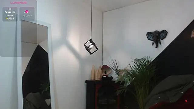 Snapshot of Perla_Campbell chatting on March 4, 2025, 7:32 pm Perla Campbell online show from March 4, 2025, 7:32 pm