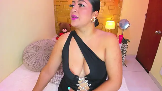 Julia Haye online show from July 1, 2026, 3:51 am