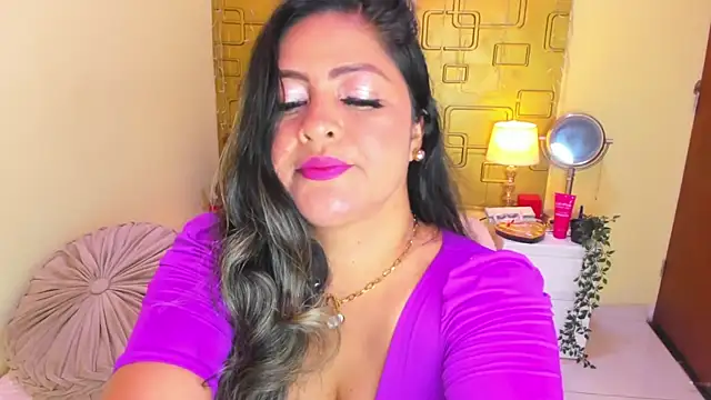 Snapshot of Julia_Haye chatting on April 11, 2026, 3:36 am Julia Haye online show from April 11, 2026, 3:36 am