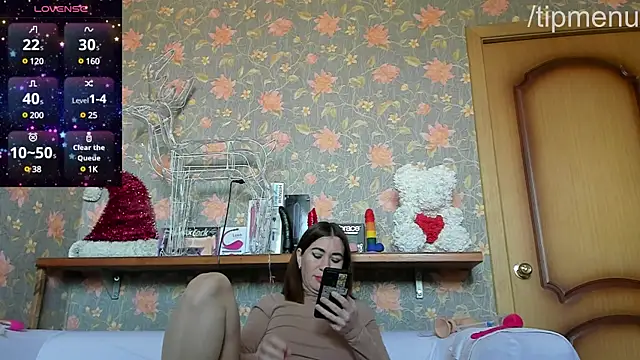 Snapshot of SophieBush chatting on February 27, 2025, 7:51 am SophieBush online show from February 27, 2025, 7:51 am