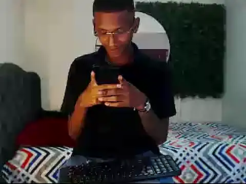 Snapshot of ManSant chatting on February 17, 2025, 3:11 pm ManSant online show from February 17, 2025, 3:11 pm