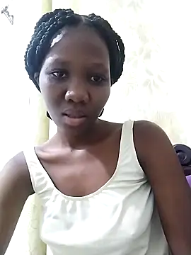 Snapshot of queens_jj chatting on March 10, 2025, 12:17 pm queens jj online show from March 10, 2025, 12:17 pm