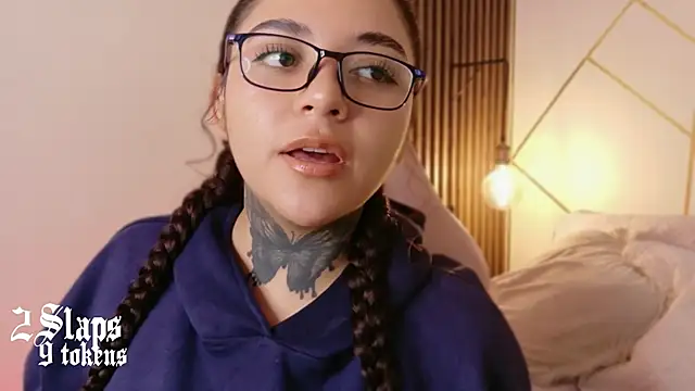 Snapshot of kim_blake chatting on February 16, 2026, 2:05 pm kim blake online show from February 16, 2026, 2:05 pm