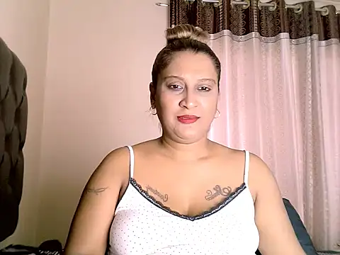 Snapshot of eroticbeauty37 chatting on March 27, 2026, 1:56 pm eroticbeauty37 online show from March 27, 2026, 1:56 pm