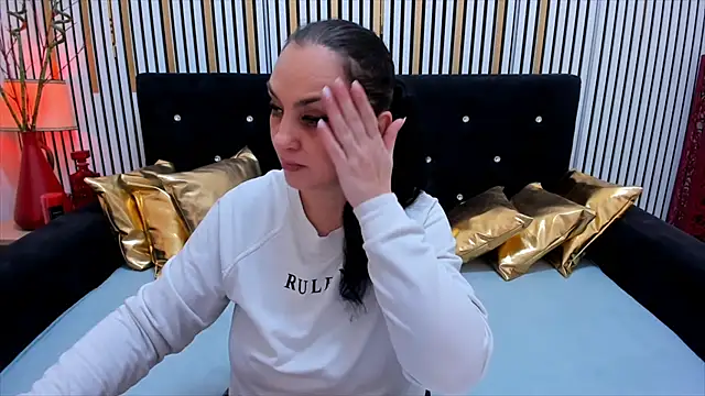 kattsuunnyy online show from February 10, 2026, 5:17 am