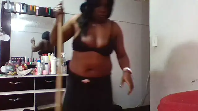 Snapshot of Negrabig chatting on March 6, 2025, 5:43 pm Negrabig online show from March 6, 2025, 5:43 pm