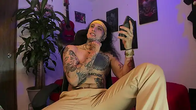 Snapshot of Ryuk_it chatting on September 29, 2025, 1:17 pm Ryuk it online show from September 29, 2025, 1:17 pm