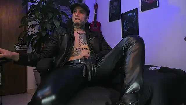 Snapshot of Ryuk_it chatting on November 5, 2025, 1:58 pm Ryuk it online show from November 5, 2025, 1:58 pm