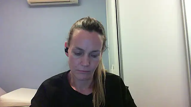 Annylove1 online show from October 8, 2025, 10:54 pm