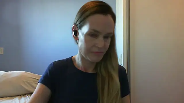 Annylove1 online show from October 6, 2025, 10:49 am