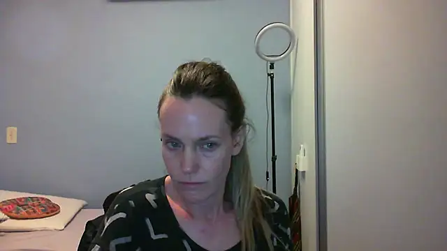 Annylove1 online show from October 31, 2025, 12:18 am