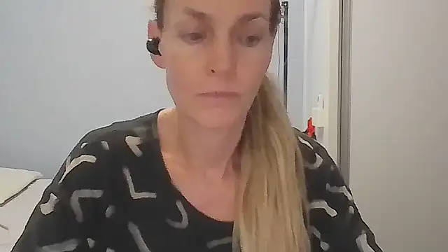 Annylove1 online show from March 20, 2026, 12:00 am