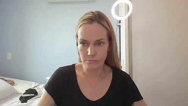 Annylove1 online show from January 9, 2026, 10:44 am