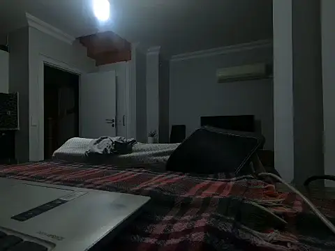 ALPHANDRE online show from April 13, 2026, 6:12 pm