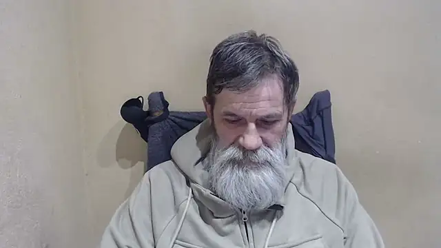 Snapshot of AlexNudo chatting on May 19, 2026, 7:04 am AlexNudo online show from May 19, 2026, 7:04 am