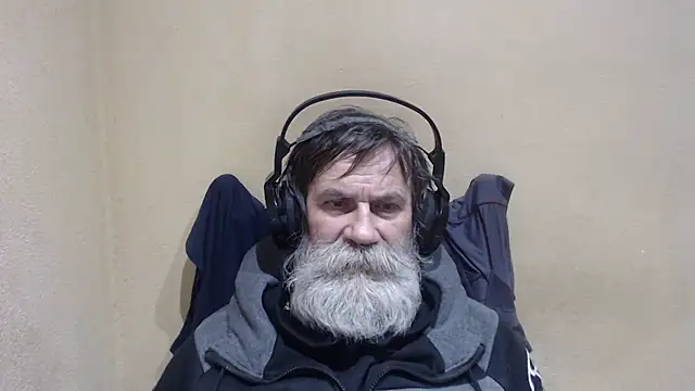 Snapshot of AlexNudo chatting on January 15, 2026, 9:51 pm AlexNudo online show from January 15, 2026, 9:51 pm