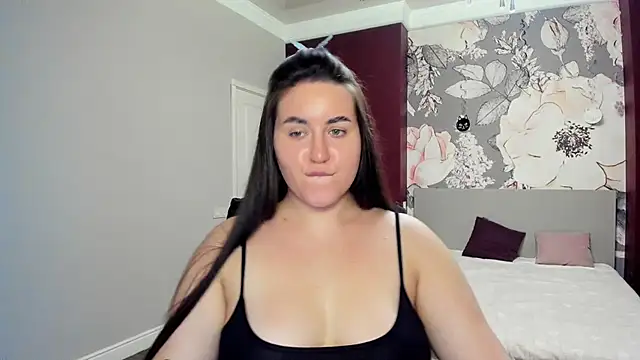 Snapshot of Roxie_Bradley chatting on November 20, 2025, 6:58 am Roxie Bradley online show from November 20, 2025, 6:58 am