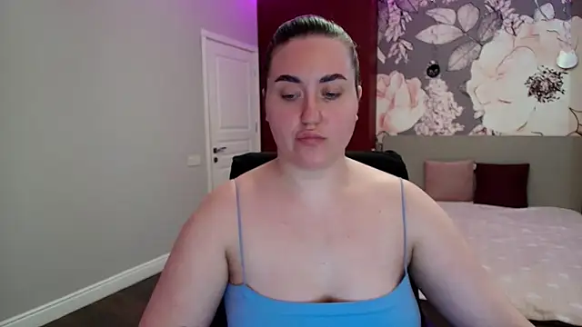 Roxie Bradley online show from April 11, 2026, 7:45 am