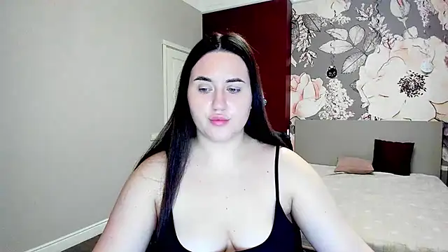 Snapshot of Roxie_Bradley chatting on February 16, 2026, 6:56 am Roxie Bradley online show from February 16, 2026, 6:56 am