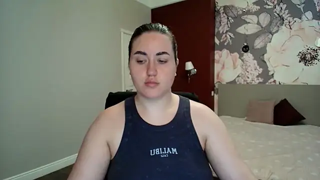 Roxie Bradley online show from April 7, 2026, 5:31 am