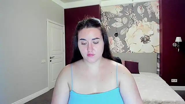 Snapshot of Roxie_Bradley chatting on October 28, 2025, 6:45 am Roxie Bradley online show from October 28, 2025, 6:45 am