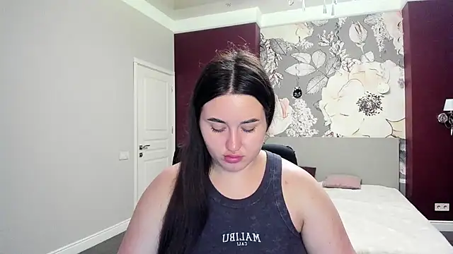 Snapshot of Roxie_Bradley chatting on November 3, 2025, 6:40 am Roxie Bradley online show from November 3, 2025, 6:40 am